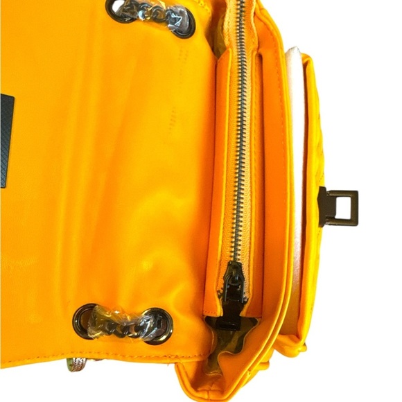 Badgley Mischka Yellow Vegan Leather Quilted Crossbody Chain Strap Bag Purse - Picture 4 of 6